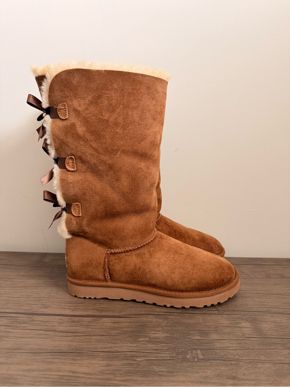 UGG Bailey Bow Tall Women's Chestnut Suede Fur-Trim Tall Boots Size 8 EUC